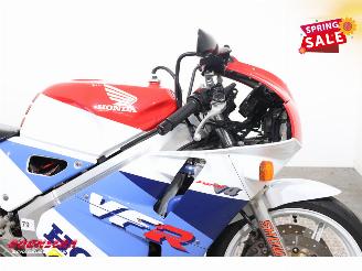 Honda VFR 400 R picture 15