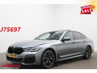 BMW 5-serie 520e M-Sport LED Schuifdak Memory HUD H/K Camera SHZ picture 1