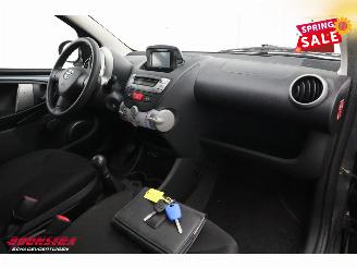 Toyota Aygo 1.0 VVT-i Now 5-DRS Navi Airco 96.456 km! picture 14