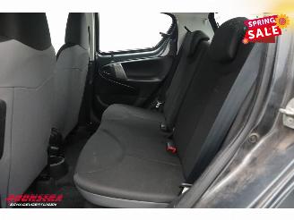 Toyota Aygo 1.0 VVT-i Now 5-DRS Navi Airco 96.456 km! picture 18