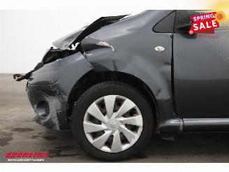 Toyota Aygo 1.0 VVT-i Now 5-DRS Navi Airco 96.456 km! picture 13
