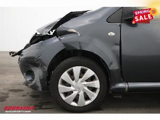 Toyota Aygo 1.0 VVT-i Now 5-DRS Navi Airco 96.456 km! picture 13