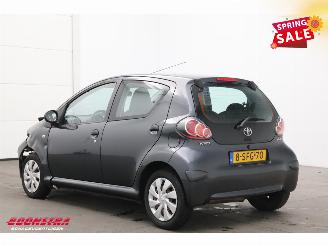 Toyota Aygo 1.0 VVT-i Now 5-DRS Navi Airco 96.456 km! picture 4