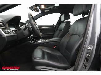 BMW 5-serie Touring 520i Aut. M-Sport Pano Leder Memory SHZ Orig. NL 151.381 km! picture 14
