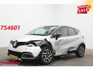 krockskadad bil auto Renault Captur 0.9 TCe Dynamique Navi Clima Cruise Camera PDC AHK 2015/5