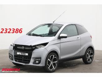 Vaurioauto  microcars Aixam  E Coupe Elektrisch Premium Moped Leder Bluetooth Camera 2021/11