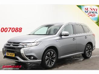 occasion passenger cars Mitsubishi Outlander 2.0 PHEV Executive Edition 4X4 Navi Clima Cruise Camera SHZ PDC AHK 2015/12