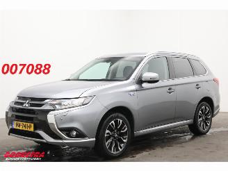 Ocazii autoturisme Mitsubishi Outlander 2.0 PHEV Executive Edition 4X4 Navi Clima Cruise Camera SHZ PDC AHK 2015/12