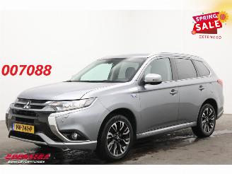 okazja samochody osobowe Mitsubishi Outlander 2.0 PHEV Executive Edition 4X4 Navi Clima Cruise Camera SHZ PDC AHK 2015/12
