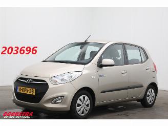 Damaged car Hyundai I-10 1.0 i-Drive Cool Airco Elek Ramen 73.054 km! 2013/6