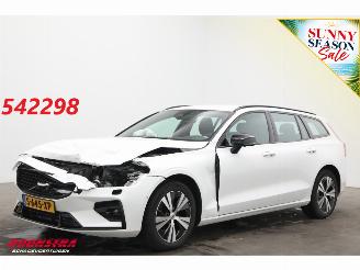 Coche accidentado Volvo V-60 2.0 B3 Plus Dark LED ACC Leder H/K Camera SHZ AHK 2023/5