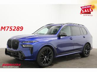 Damaged car BMW X7 M60i xDrive 6p. Sky Lounge Massage B&W HUD 360° Memory AHK 2022/9