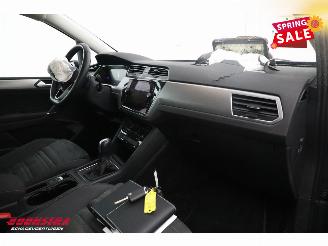 Volkswagen Touran 2.0 TDI 150 PK DSG Navi Clima Cruise SHZ PDC picture 14