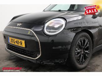 Mini Cooper SE Favoured M 54.2 kWh Pano LED ACC Leder Camera SHZ 2.035 km! picture 9