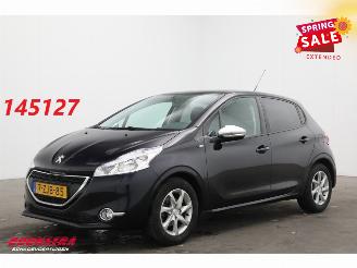 skadebil auto Peugeot 208 1.2 VTi Style 5-DRS Navi Airco Bluetooth Cruise AHK 162.109 km! 2015/1