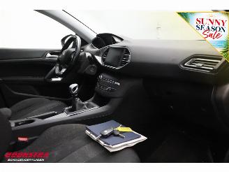 Peugeot 308 SW 1.6 BlueHDI Executive Pack Pano Navi Clima Cruise Camera PDC AHK picture 12