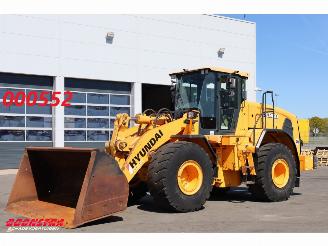 Vaurioauto  machines Hyundai  HL 960 Wiellader BY 2018 