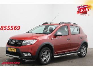krockskadad bil auto Dacia Sandero 1.5 dCi S&S Stepway Navi Airco Cruise PDC AHK 2018/4