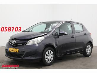 krockskadad bil auto Toyota Yaris 1.0 VVT-i Aspiration Airco Camera AHK 67.935 km! 2012/12