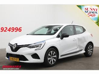 damaged passenger cars Renault Clio 1.0 TCe 90 Equilibre Navi Airco Cruise 2023/1