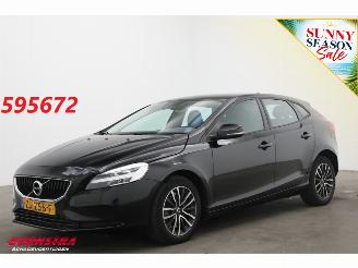 Voiture accidenté Volvo V-40 1.5 T2 Aut. Momentum LED Navi Clima Cruise SHZ PDC 2019/6