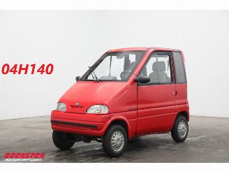 krockskadad bil brommobiel Canta  LX 200 BY 2013 2013