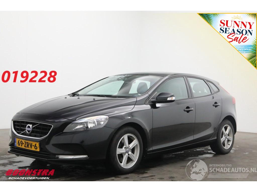 Volvo V-40 1.6 T3 Kinetic Pano Leder Navi Clima Cruise Camera PDC