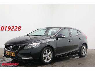 Auto incidentate Volvo V-40 1.6 T3 Kinetic Pano Leder Navi Clima Cruise Camera PDC 2013/1