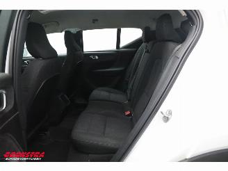 Volvo XC40 1.5 T2 Momentum Core LED Apple/Android Cruise PDC picture 22