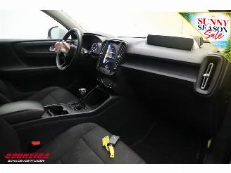 Volvo XC40 1.5 T2 Momentum Core LED Apple/Android Cruise PDC picture 18