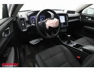 Volvo XC40 1.5 T2 Momentum Core LED Apple/Android Cruise PDC picture 23