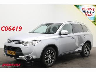 škoda osobní automobily Mitsubishi Outlander 2.0 PHEV Executive Edition X-Line Navi Clima Cruise Camera AHK 2015/10