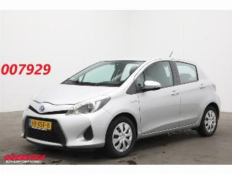 Unfallwagen Toyota Yaris 1.5 Full Hybrid Aspiration Clima Cruise Camera AHK 2012/7
