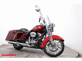 Harley-Davidson  FLHRSE5 CVO Road King picture 2