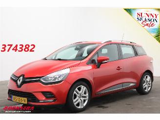 occasion passenger cars Renault Clio Estate 1.5 dCi Ecoleader Zen Navi Bluetooth Airco Cruise PDC AHK 2018/1