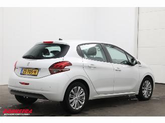 Peugeot 208 1.2 PT. 110 Signature Clima PDC Mirrorlink Camera 93.920 km! picture 3