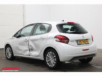 Peugeot 208 1.2 PT. 110 Signature Clima PDC Mirrorlink Camera 93.920 km! picture 4