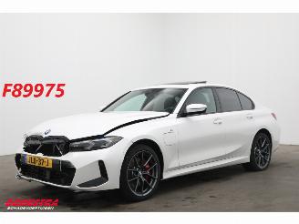 krockskadad bil auto BMW 3-serie 330e M-Sport Cruise Navi Leder Schuifdak Camera Apple/Android SHZ AHK PDC 2025/11