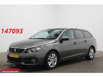 Käytettyjen passenger cars Peugeot 308 SW 1.2 PureTech Active Pano Navi Cruise Clima Apple/Android PDC 2018/5