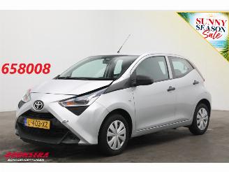 skadebil auto Toyota Aygo 1.0 VVT-i x-fun Airco Bluetooth 38.601 km! 2021/8