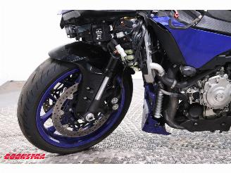 Yamaha  R1 ABS LED Arrow picture 10
