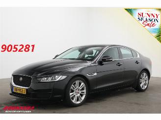 Voiture accidenté Jaguar XE 2.0 AUT Portfolio Clima Navi Cruise Leder SHZ PDC 2015/6