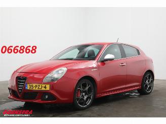 Voiture accidenté Alfa Romeo Giulietta 1.7 TBi Quadrifoglio Verde Navi Clima Cruise AHK 2011/4
