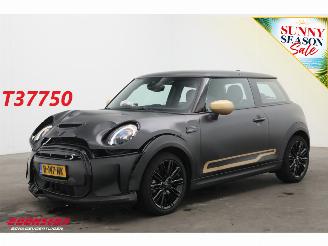 Schadeauto Mini Electric Se Camden 33 kWh 3-drs Clima Cruise Navi PDC SHZ 2022/11