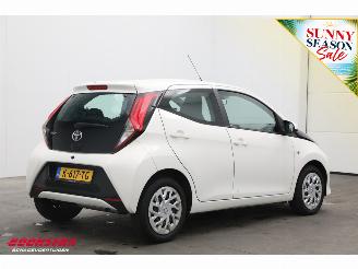 Toyota Aygo 1.0 VVT-i x-play 5-drs Airco Cruise Camera Bluetooth picture 3