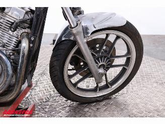 Honda  VT 400 C picture 12