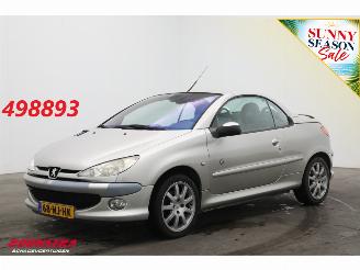 Gebrauchtwagen PKW Peugeot 206 CC 1.6-16V Roland Garros Hardtop Clima Leder 2003/10