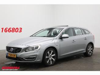 ocasión turismos Volvo V-60 2.4 D6 AWD Plug-In Hybrid Summum Glasdak Navi Memory Leder SHZ Camera PDC AHK 2013/9