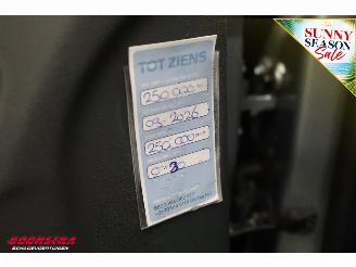 Volvo V-60 2.4 D6 AWD Plug-In Hybrid Summum Glasdak Navi Memory Leder SHZ Camera PDC AHK picture 19