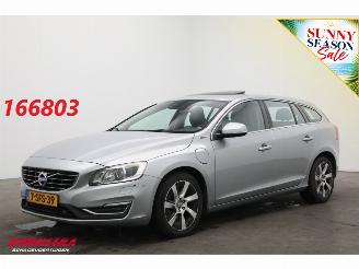 voitures voitures particulières Volvo V-60 2.4 D6 AWD Plug-In Hybrid Summum Glasdak Navi Memory Leder SHZ Camera PDC AHK 2013/9